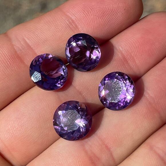 25.6 ct Parcel - Brazilian Amethyst - 12mm Round - Picture 2 of 3